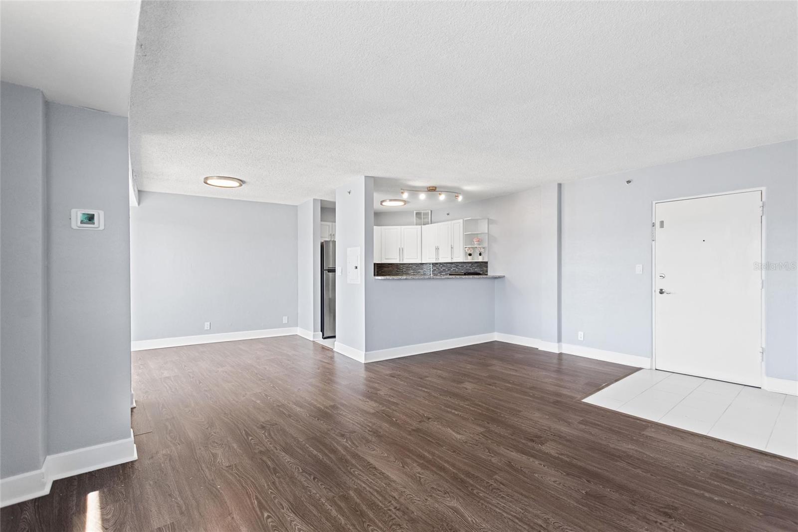 WAVE THE CONDO - Residential Lease