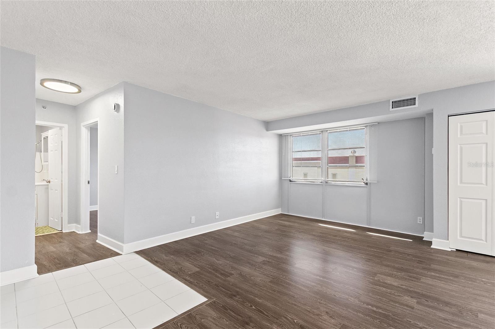 WAVE THE CONDO - Residential Lease