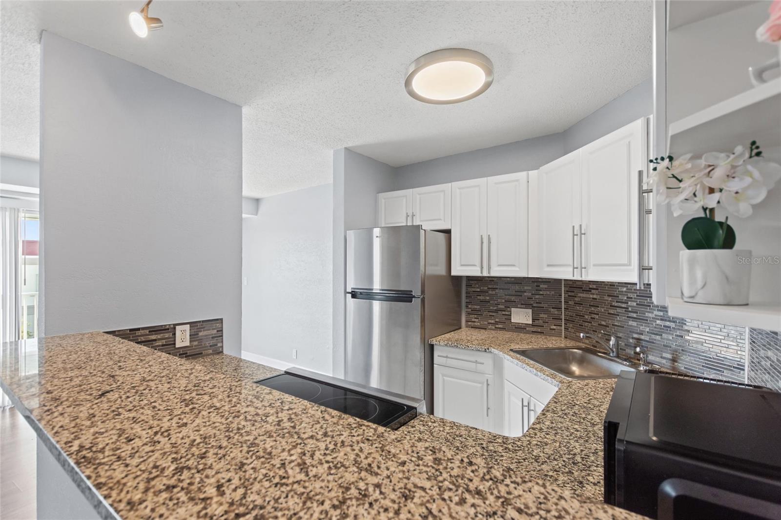 WAVE THE CONDO - Residential Lease