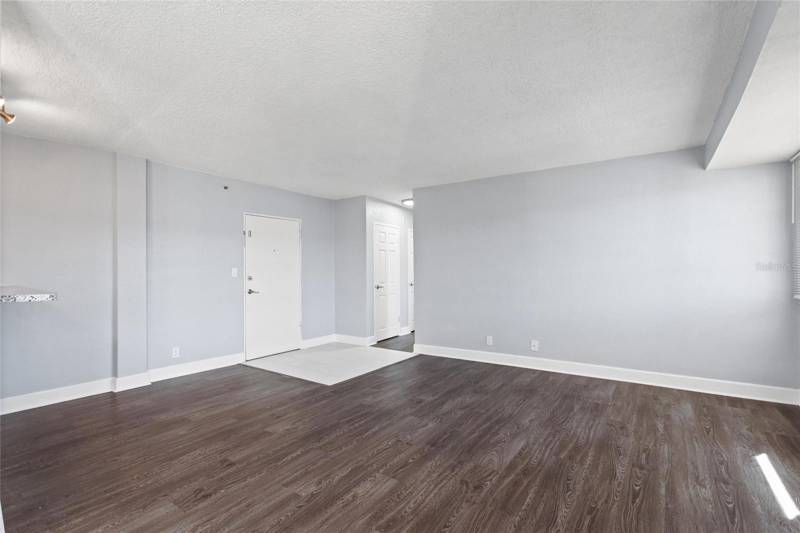 WAVE THE CONDO - Residential Lease