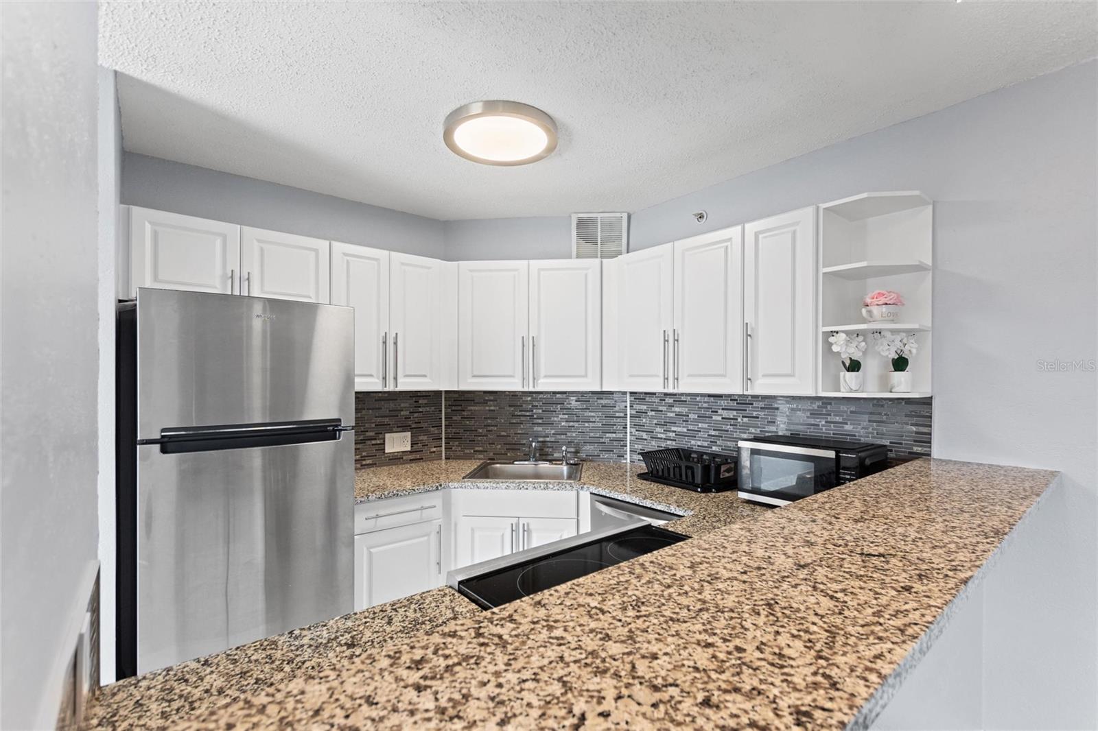 WAVE THE CONDO - Residential Lease