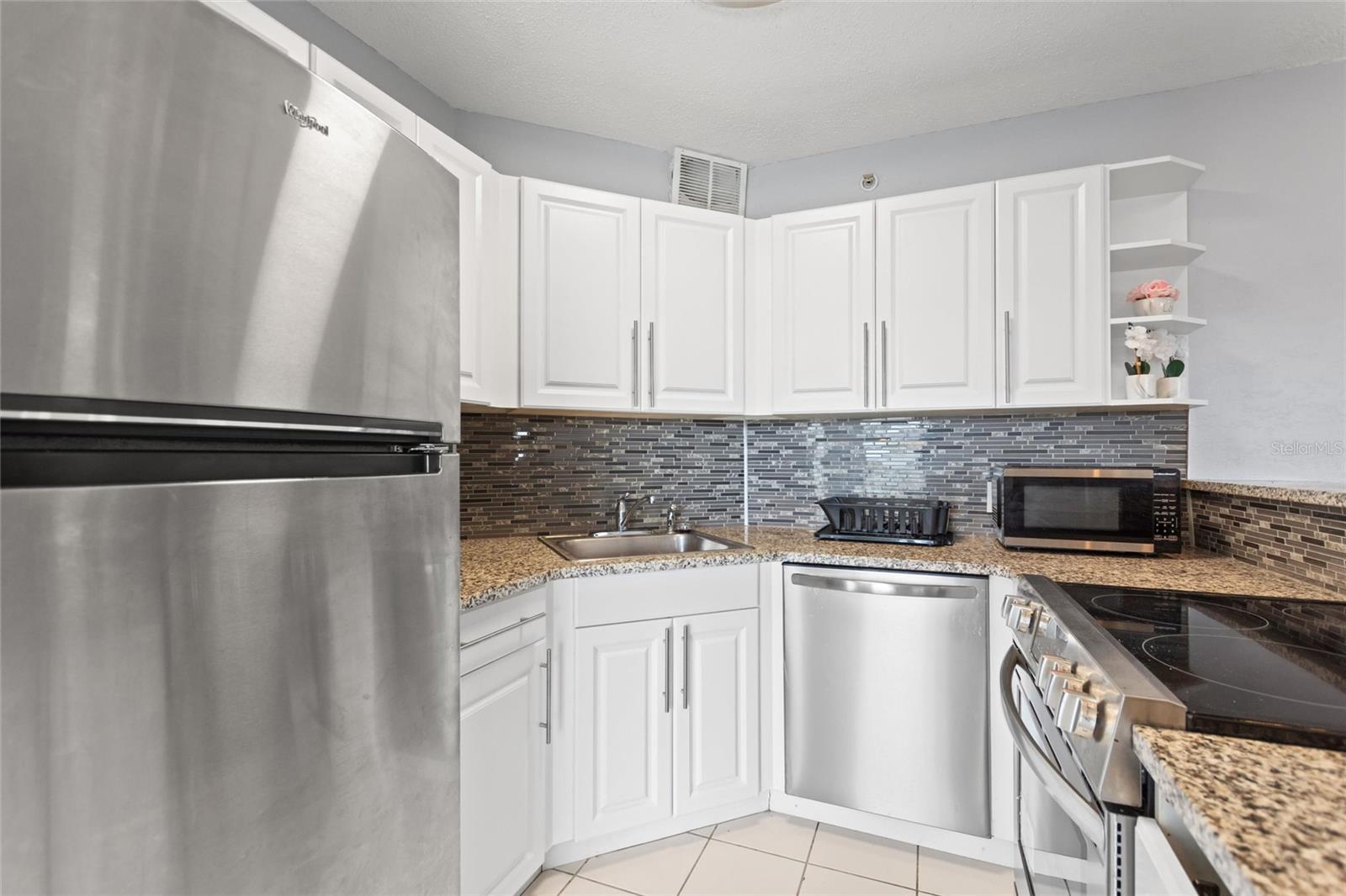 WAVE THE CONDO - Residential Lease