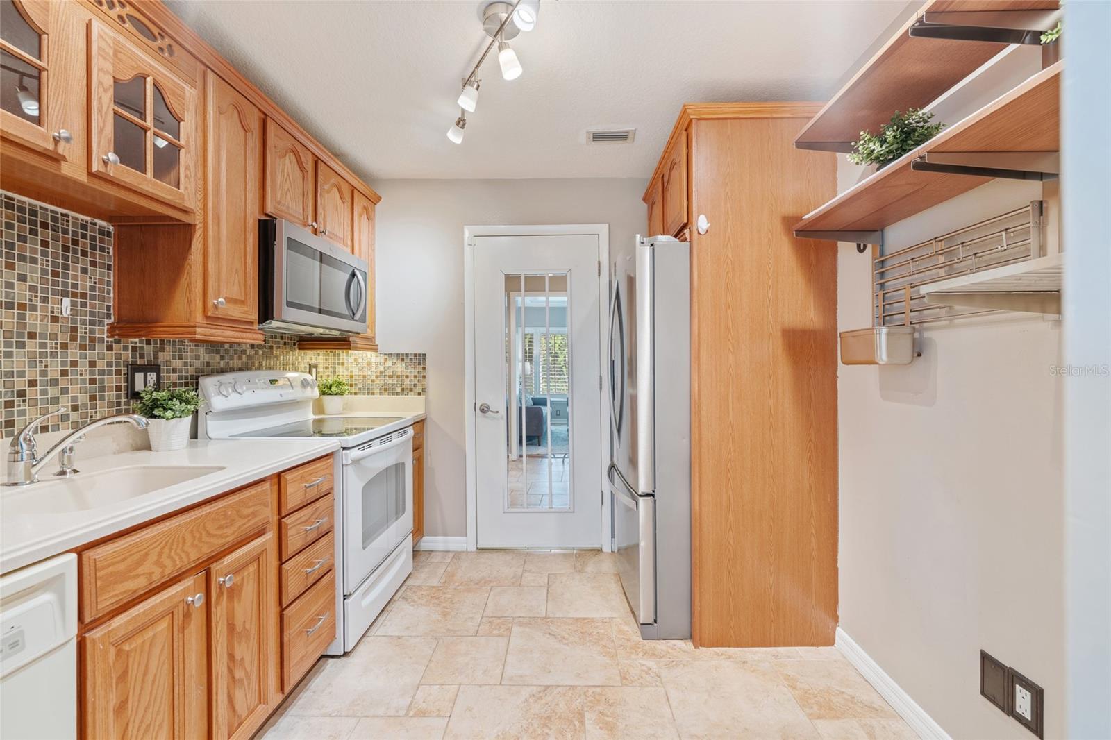 SPRING VALLEY CHASE - Residential