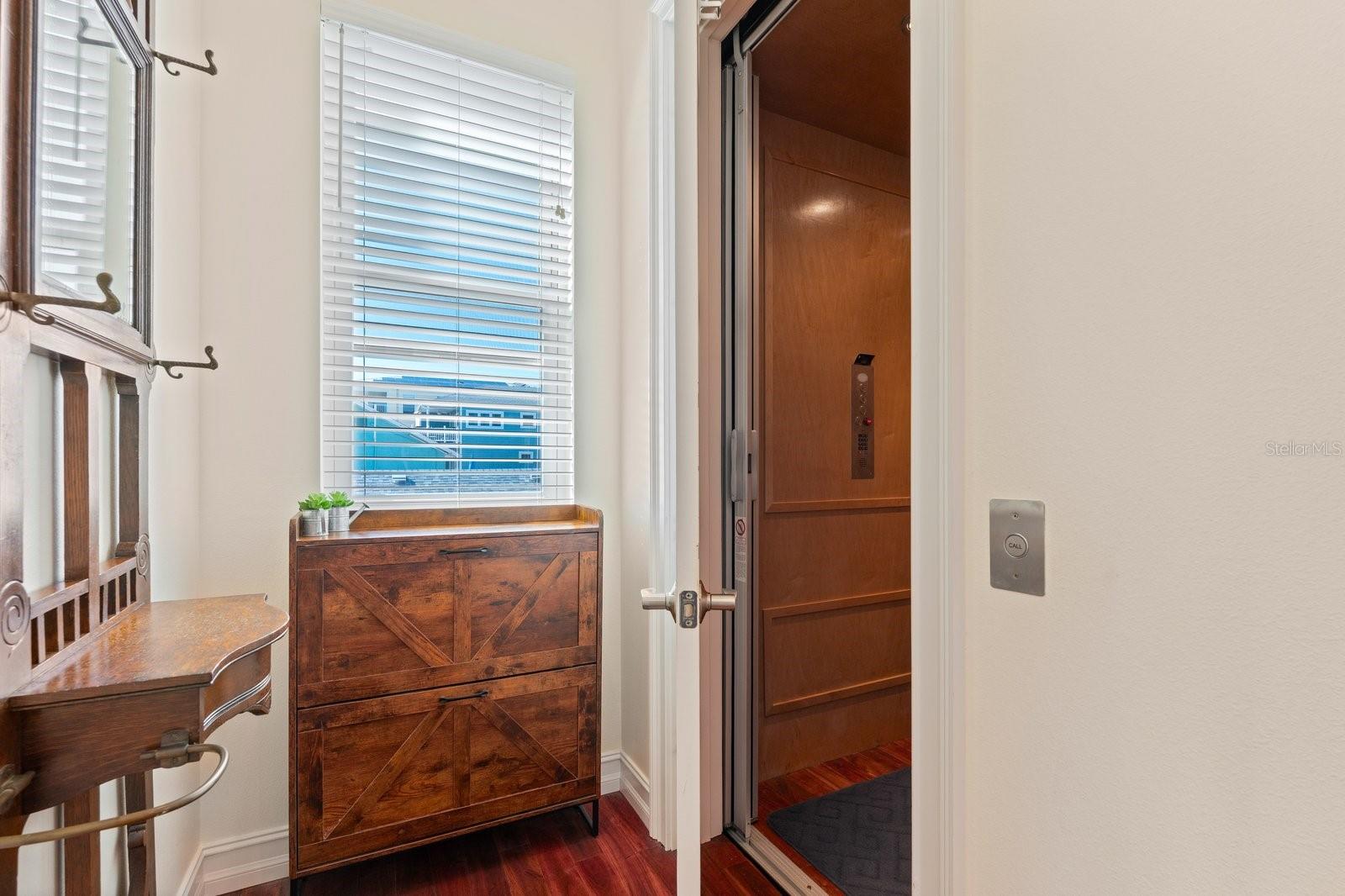 CORTEZ BEACH - Residential