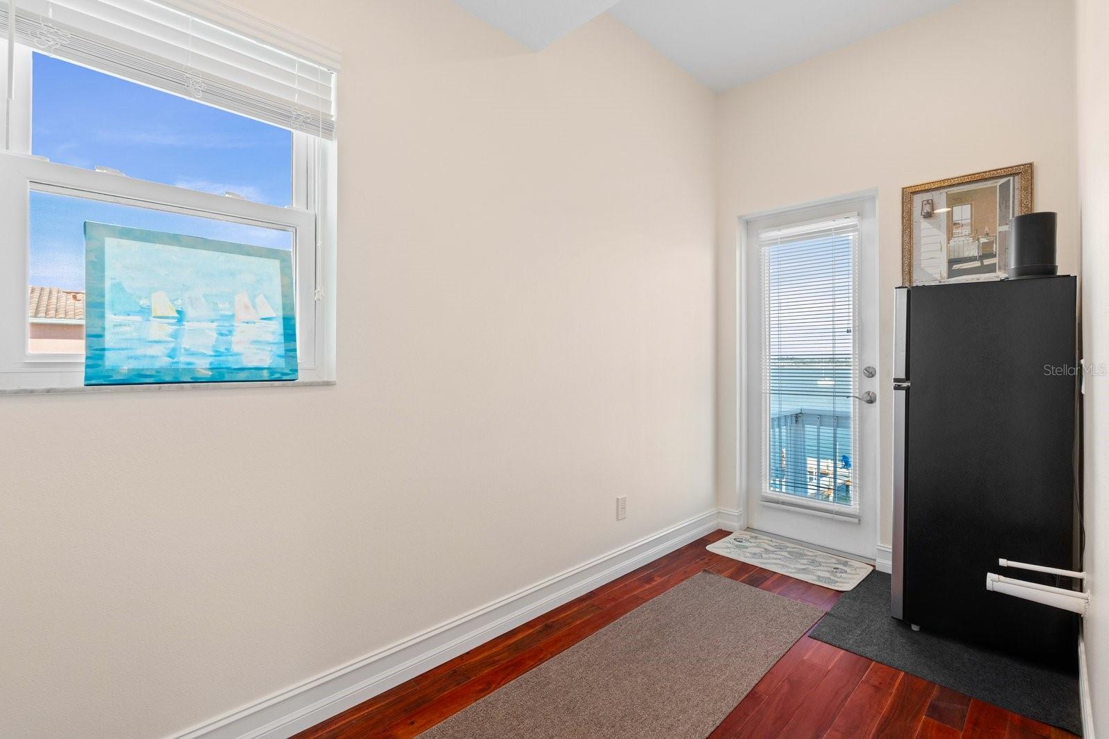 CORTEZ BEACH - Residential