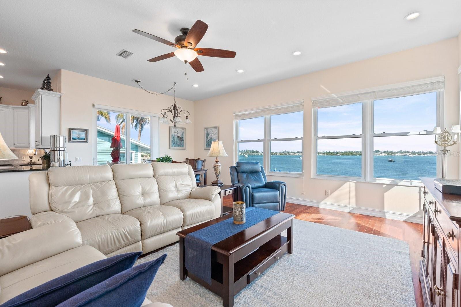 CORTEZ BEACH - Residential