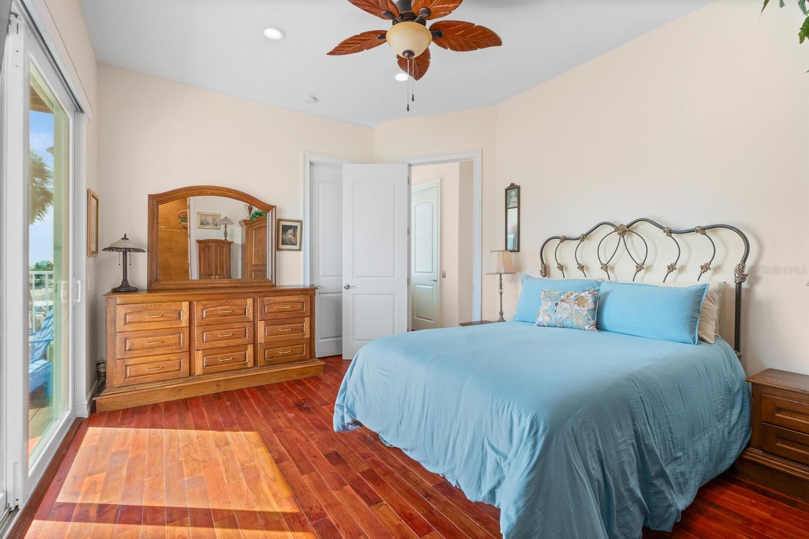 CORTEZ BEACH - Residential