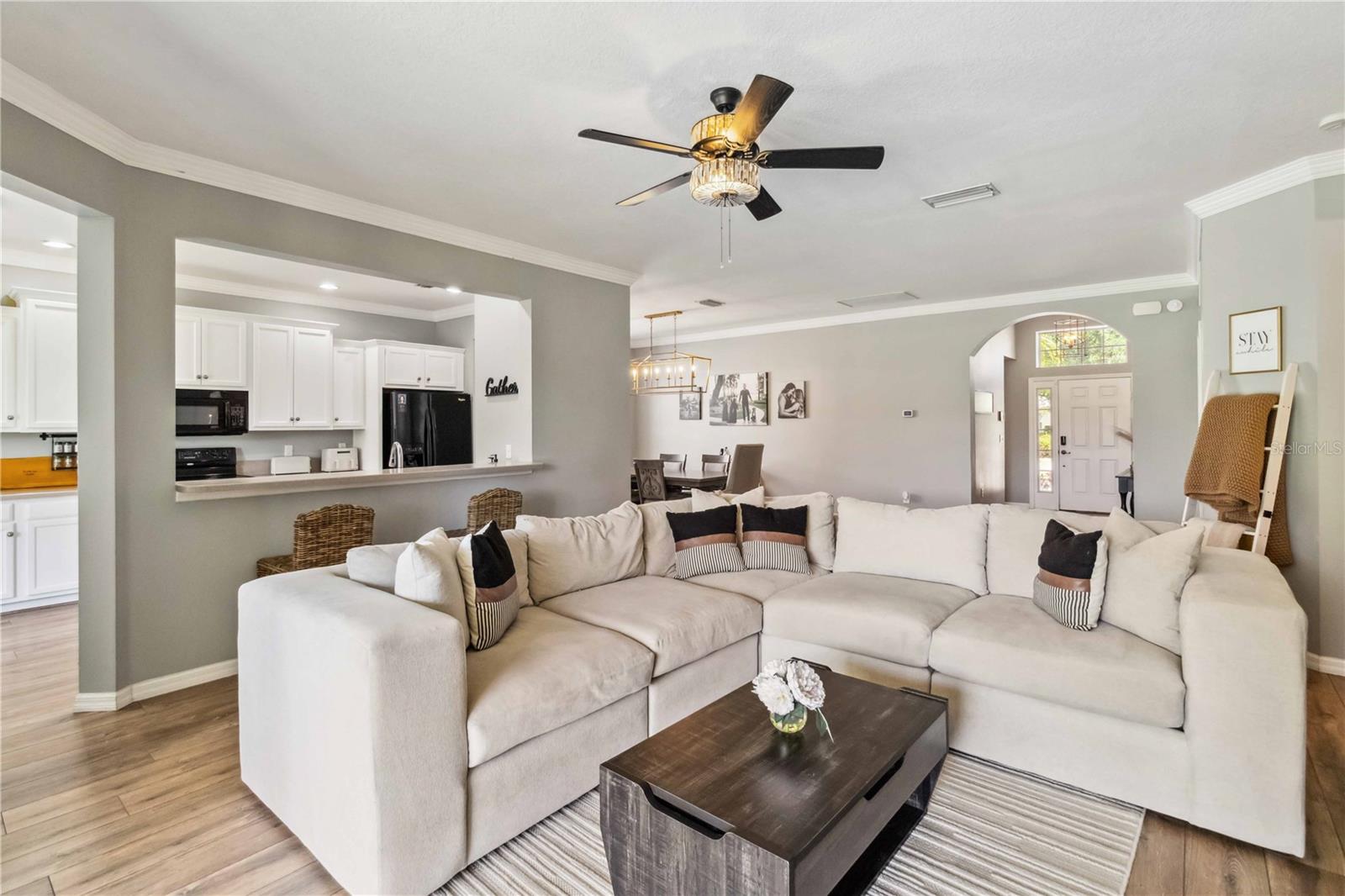 CROSSING CREEK VILLAGE PH I - Residential Lease