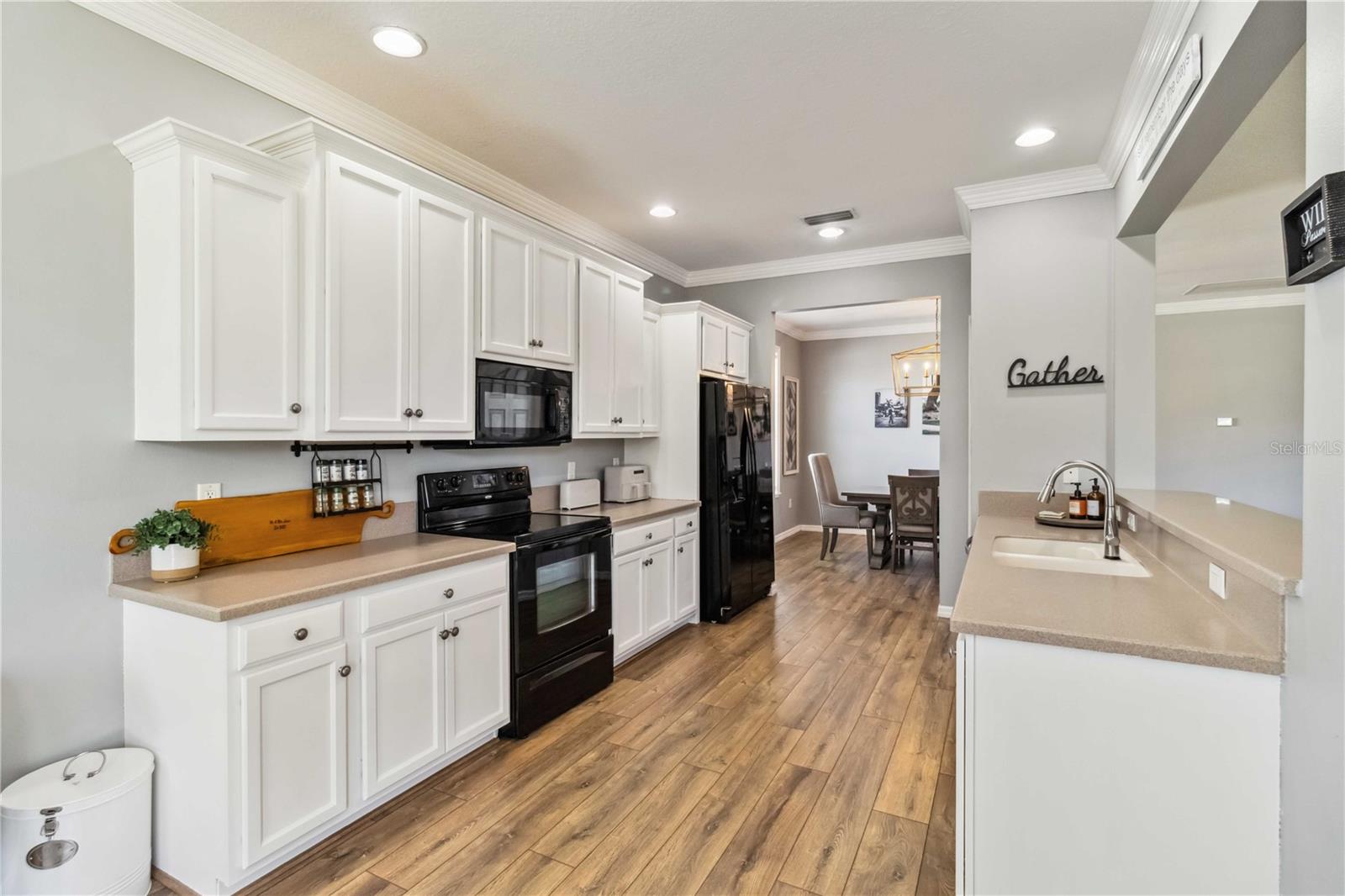 CROSSING CREEK VILLAGE PH I - Residential Lease