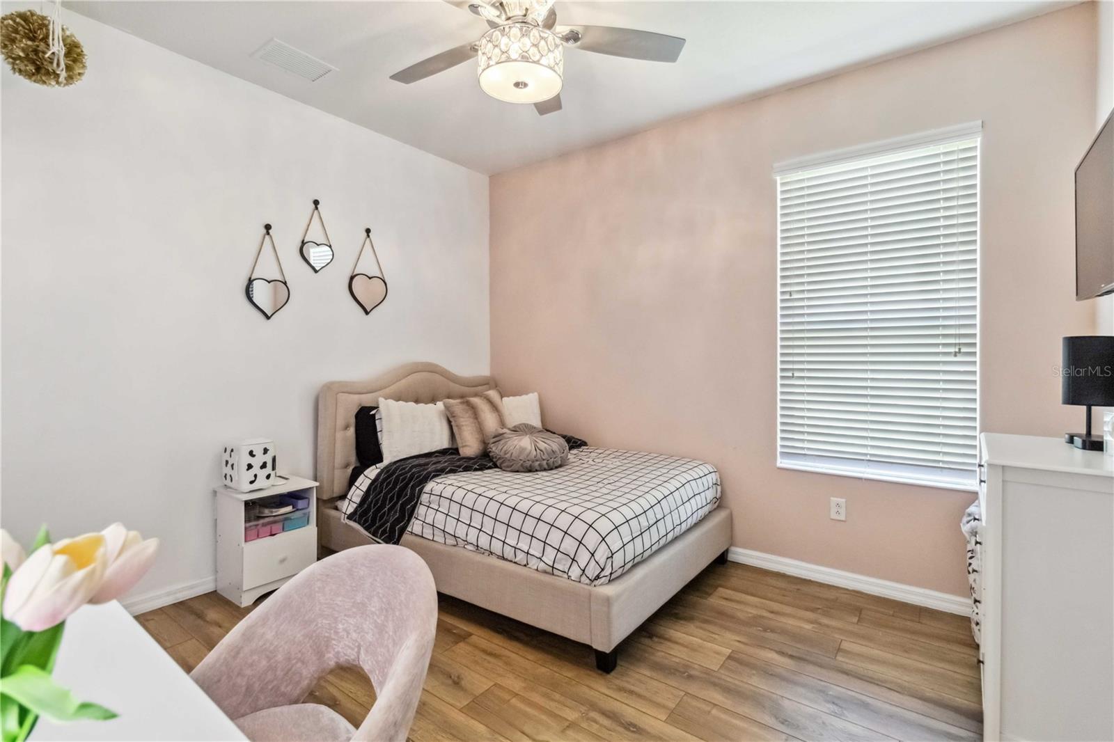 CROSSING CREEK VILLAGE PH I - Residential Lease