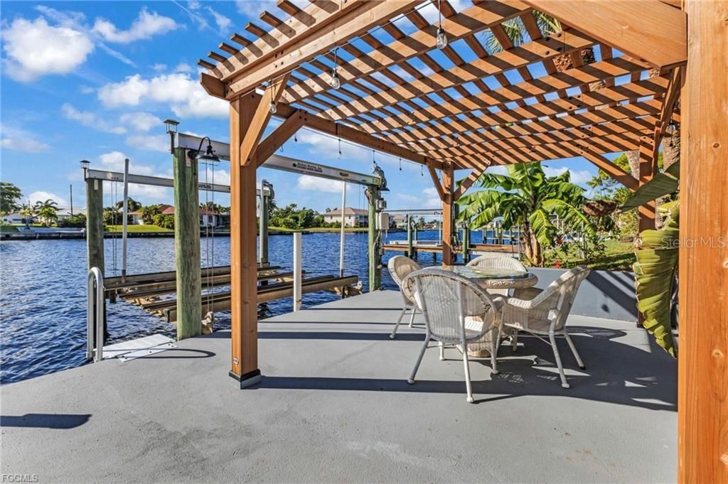 Photo of 714 SE 43rd Street, Cape Coral, FL 33904 (MLS # C7516138)