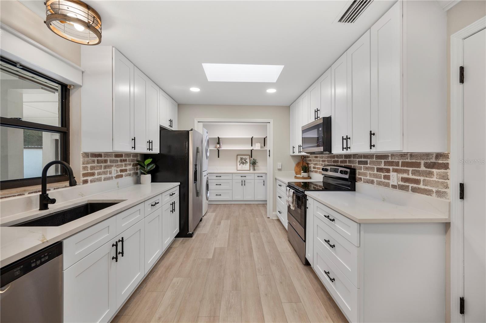 LAZY CREEK - Residential