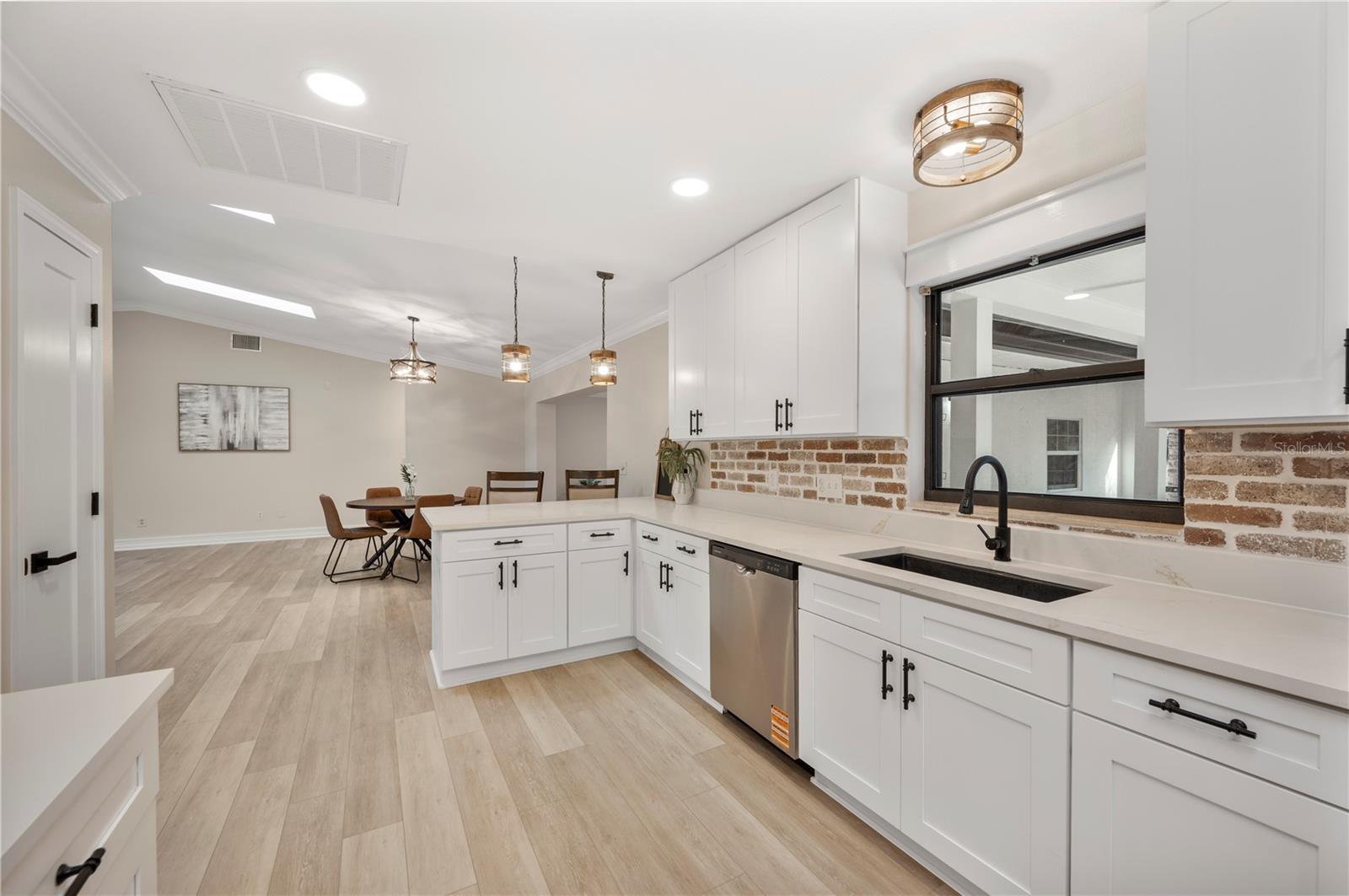 LAZY CREEK - Residential