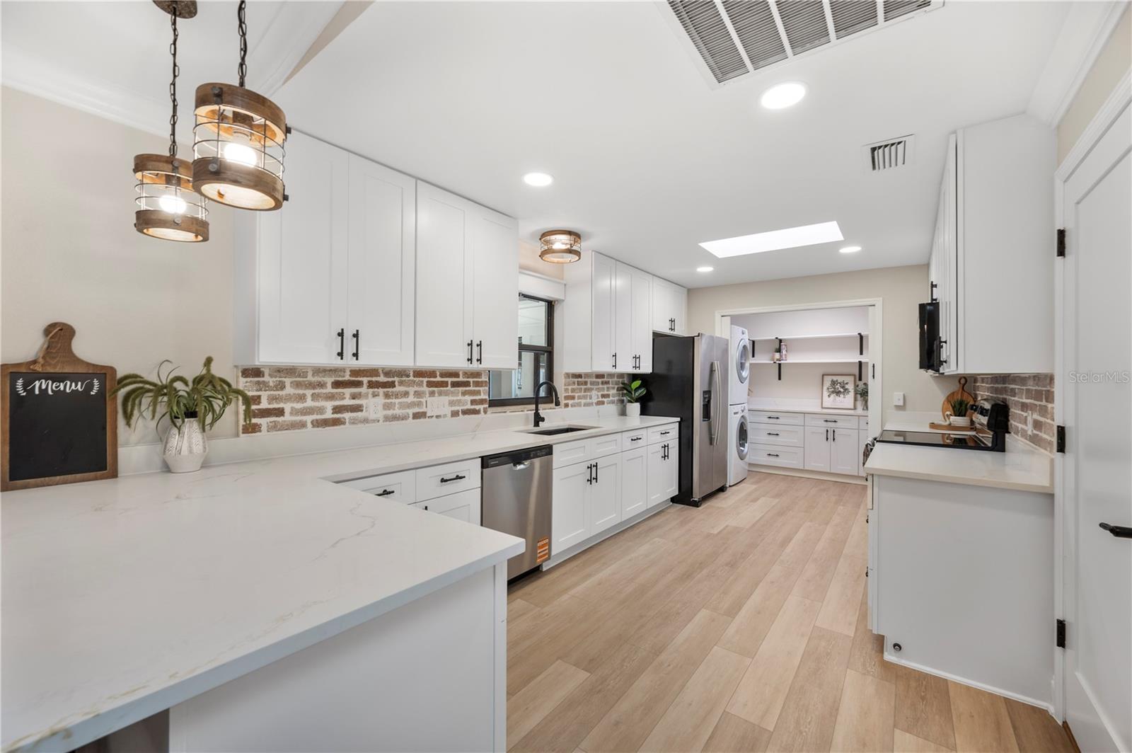 LAZY CREEK - Residential