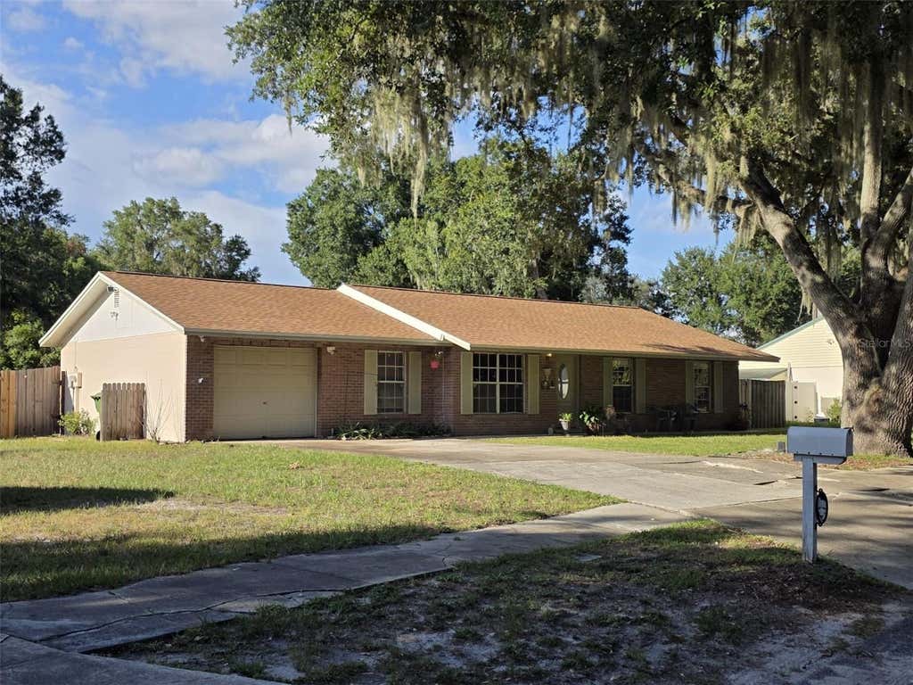 Photo of 5045 Misty Lake Drive, Mulberry, FL 33860 (MLS # O6434818)