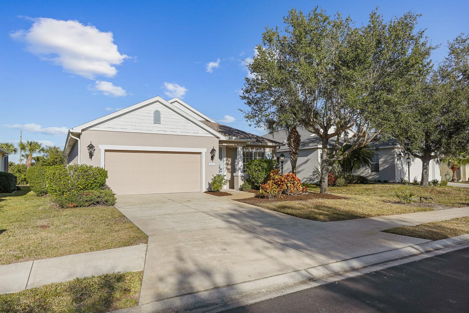 1635 WHITE BREEZE COVE