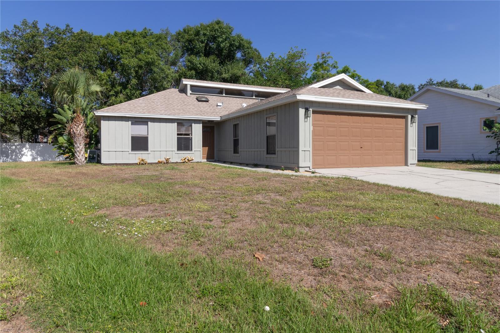 8232 COUNTRY OAKS COURT