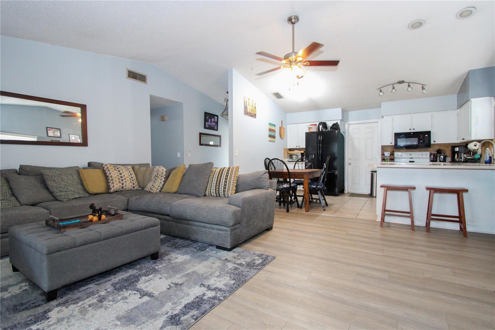 SCHOOLVIEW ESTATES UNIT 2 - Residential