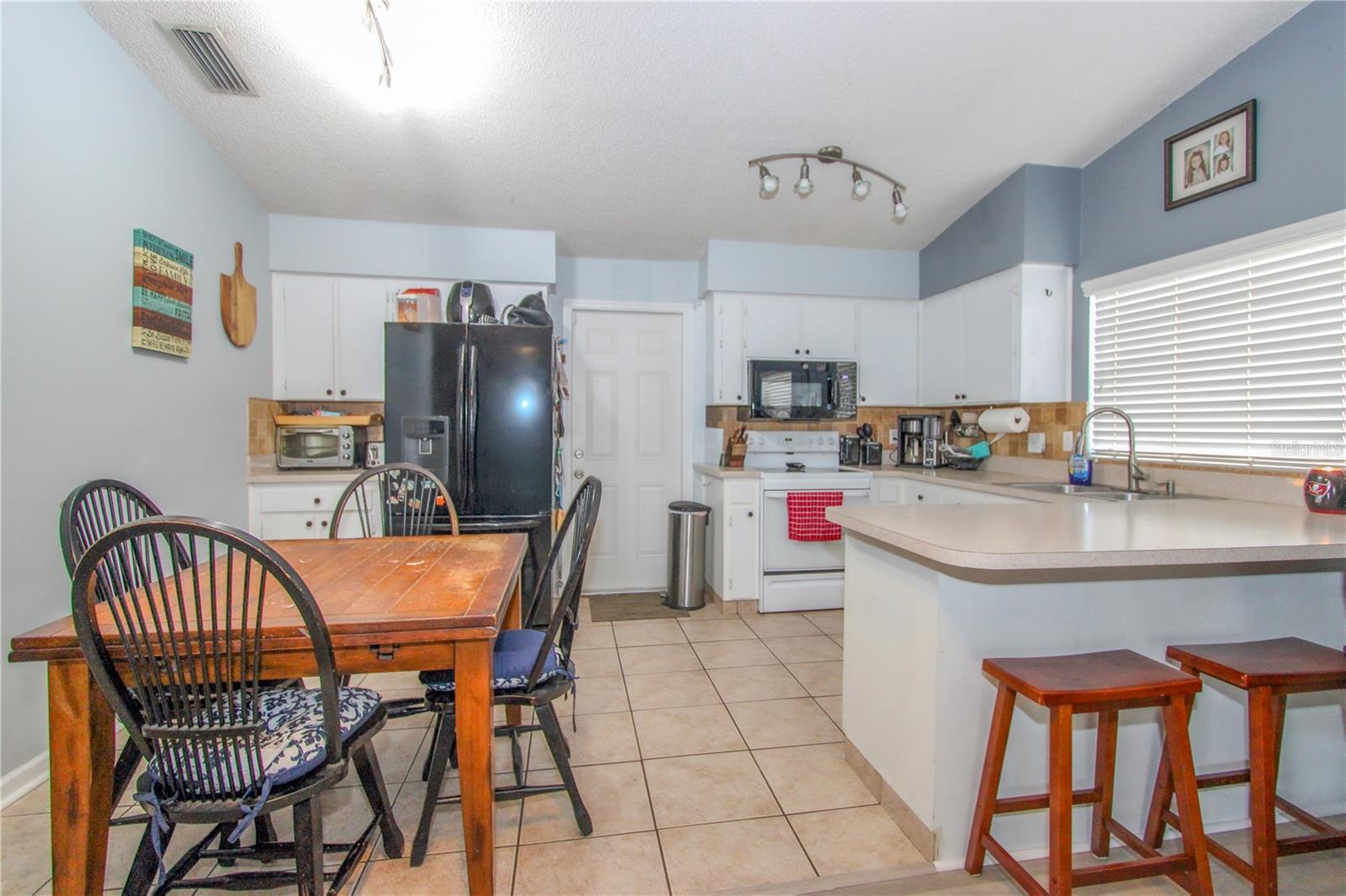 SCHOOLVIEW ESTATES UNIT 2 - Residential