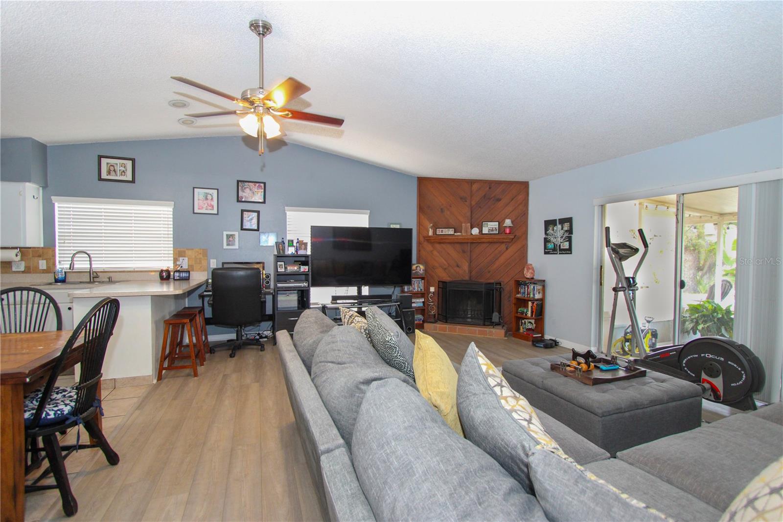 SCHOOLVIEW ESTATES UNIT 2 - Residential