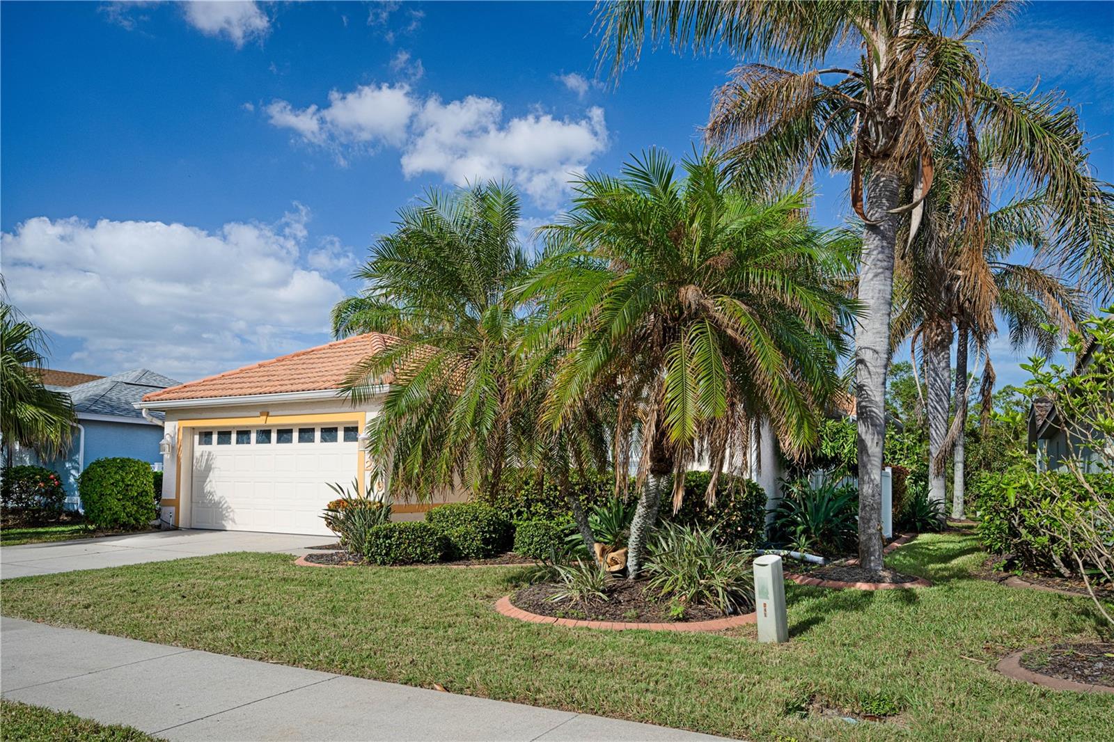 229 VENICE PALMS BOULEVARD