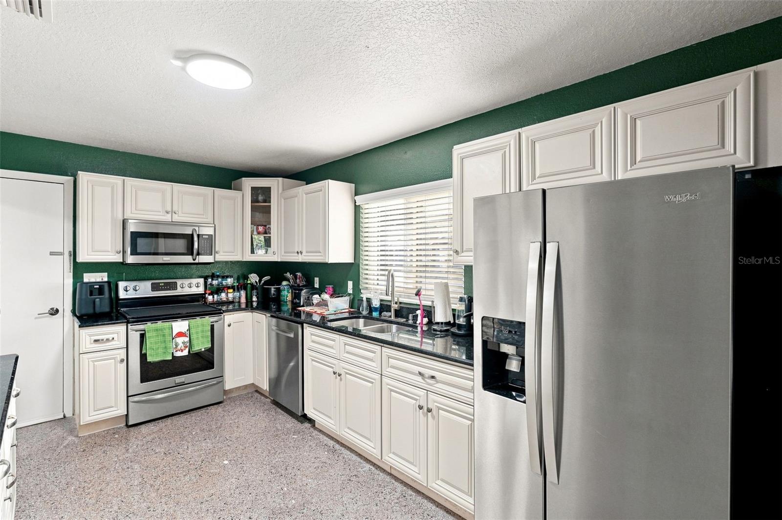 8405 OAK BLUFF DRIVE