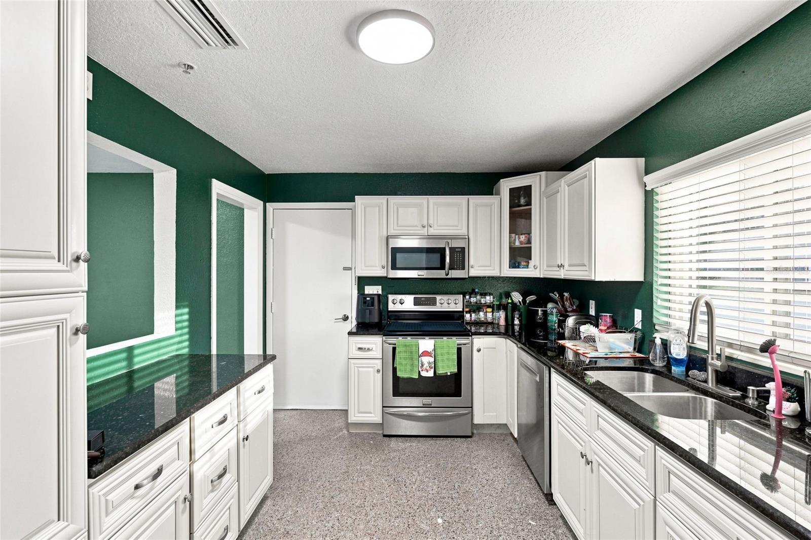 8405 OAK BLUFF DRIVE