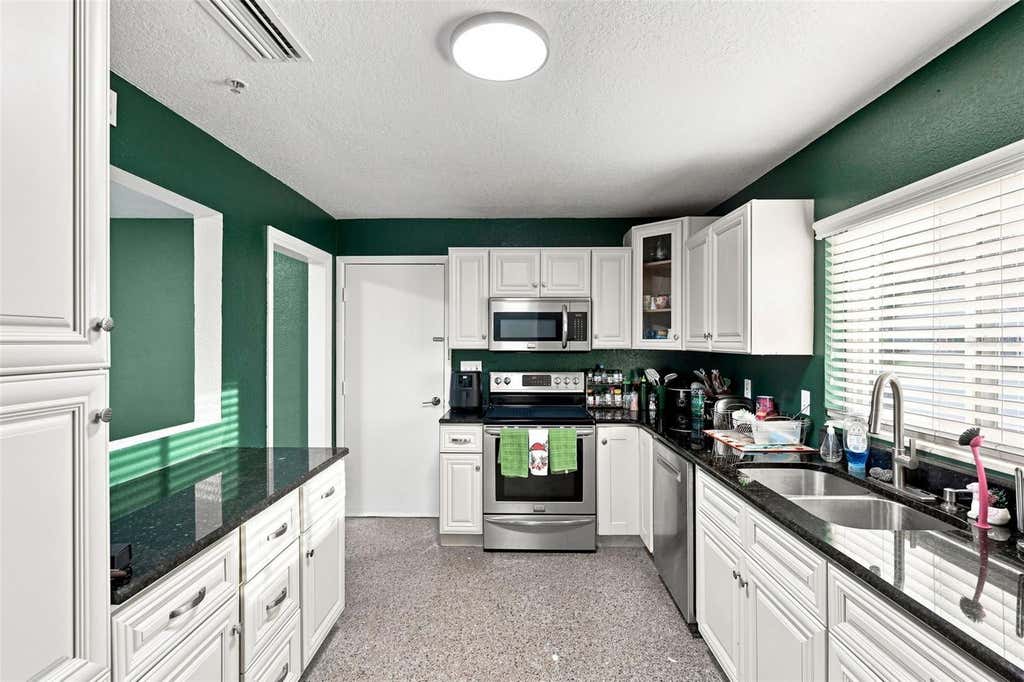 Photo of 8405 Oak Bluff Drive, Orlando, FL 32827 (MLS # O6436832)
