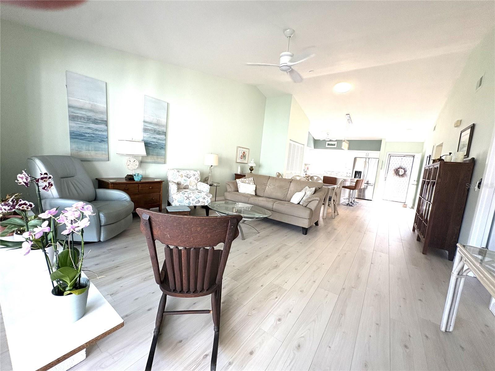 6468 HAMLET DRIVE 4B