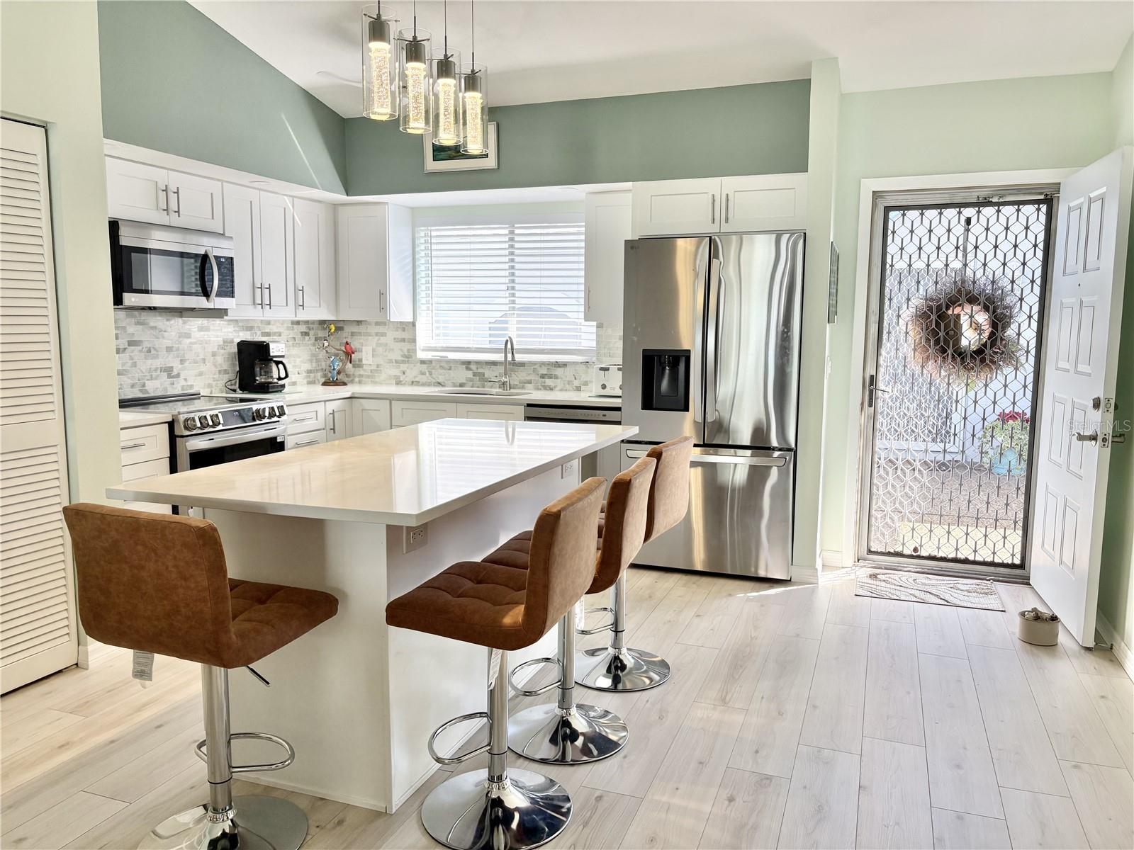 6468 HAMLET DRIVE 4B