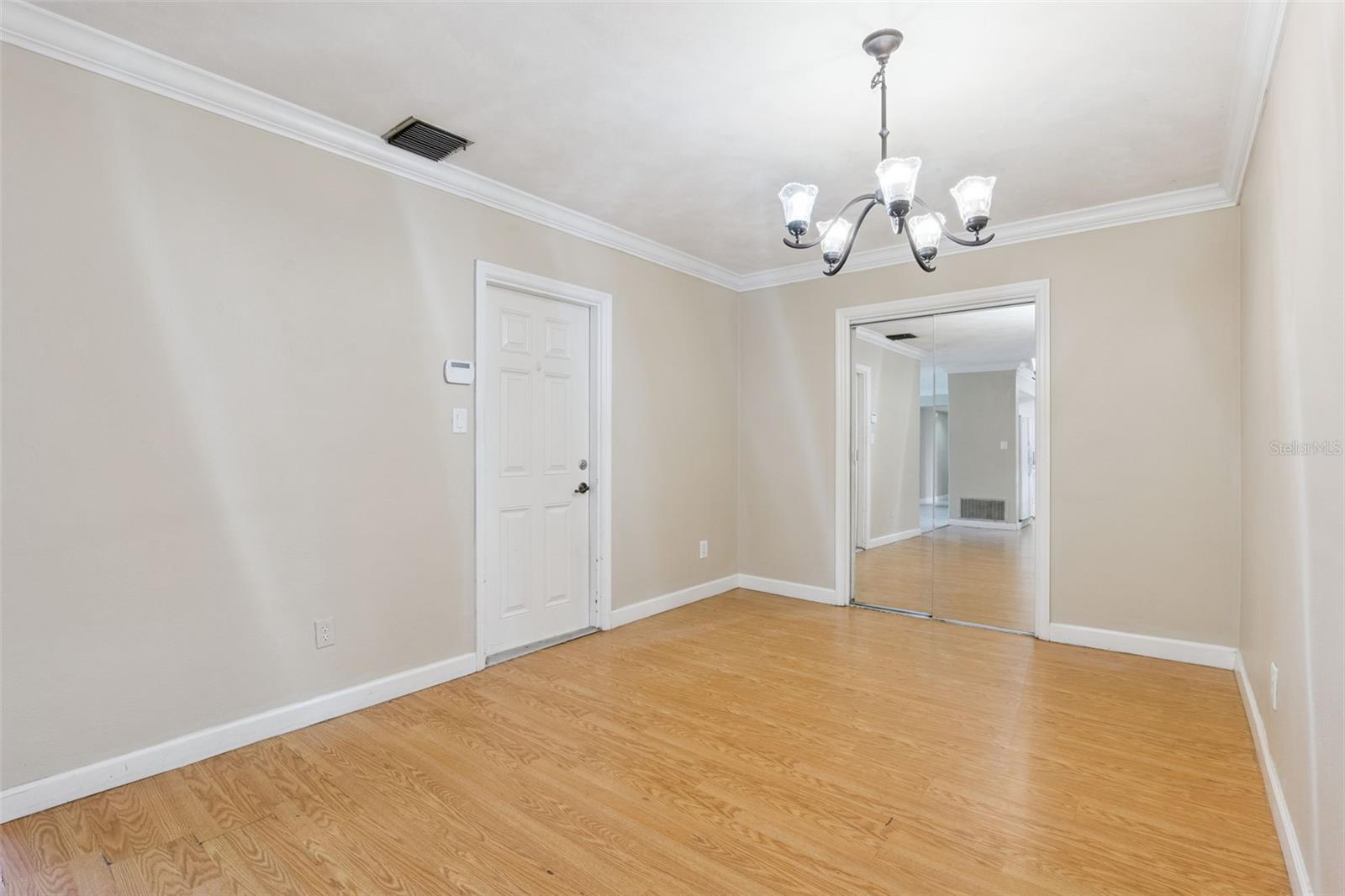 OAKLAND ESTATES 2ND SEC - Residential Lease