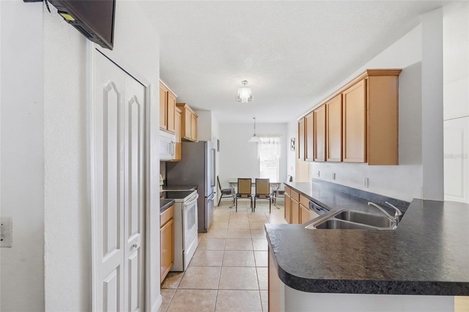 ROBINSON HILLS - Residential