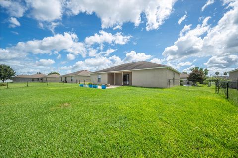 A home in LAKELAND