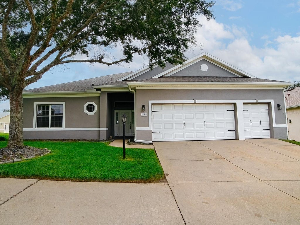 Photo of 25509 Laurel Valley Road, Leesburg, FL 34748 (MLS # G5115663)