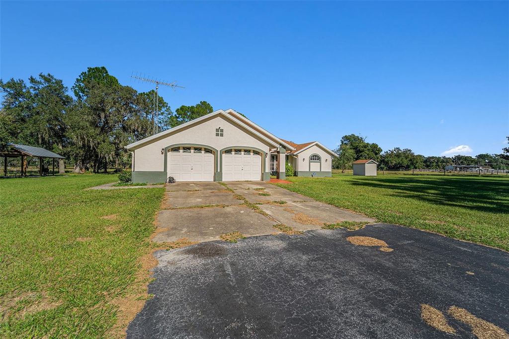 Photo of 518 Cr 312, Bushnell, FL 33513 (MLS # O6359657)