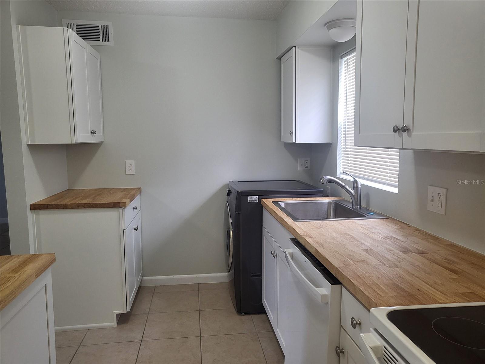 TAVARES LAKEVIEW CONDO - Residential