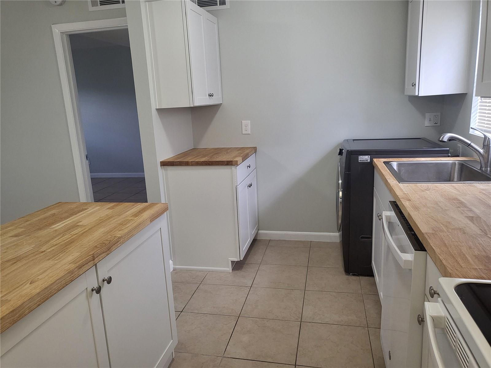 TAVARES LAKEVIEW CONDO - Residential