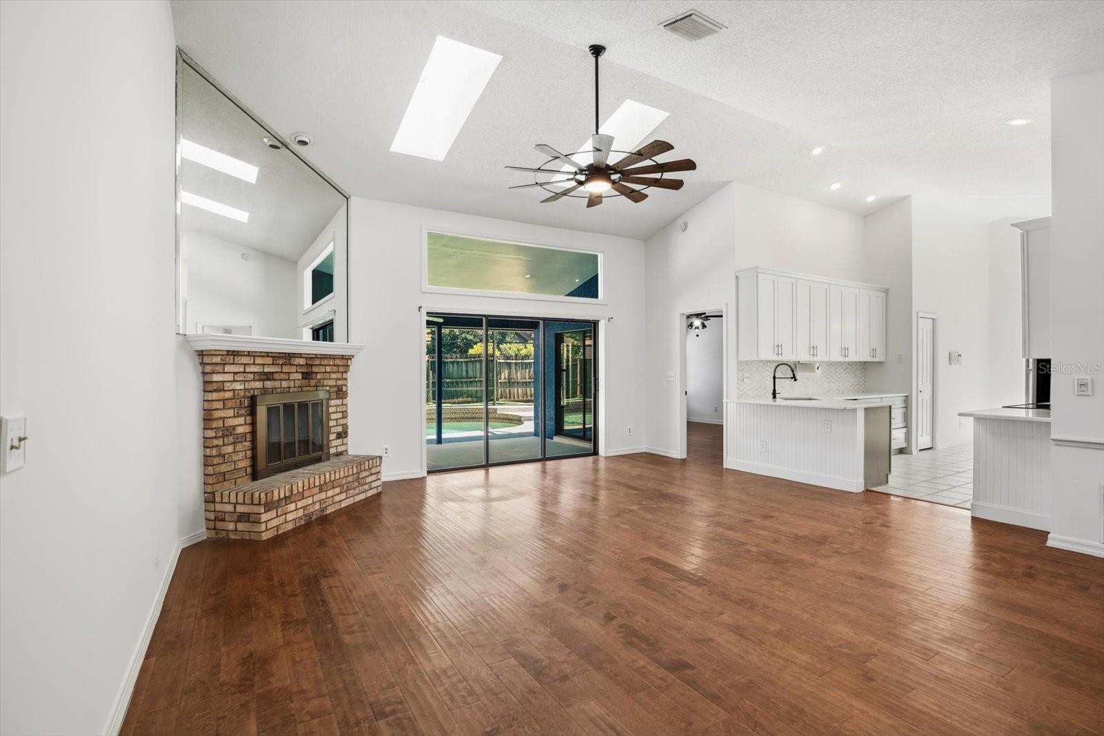 LONGWOOD GREEN REP - Residential