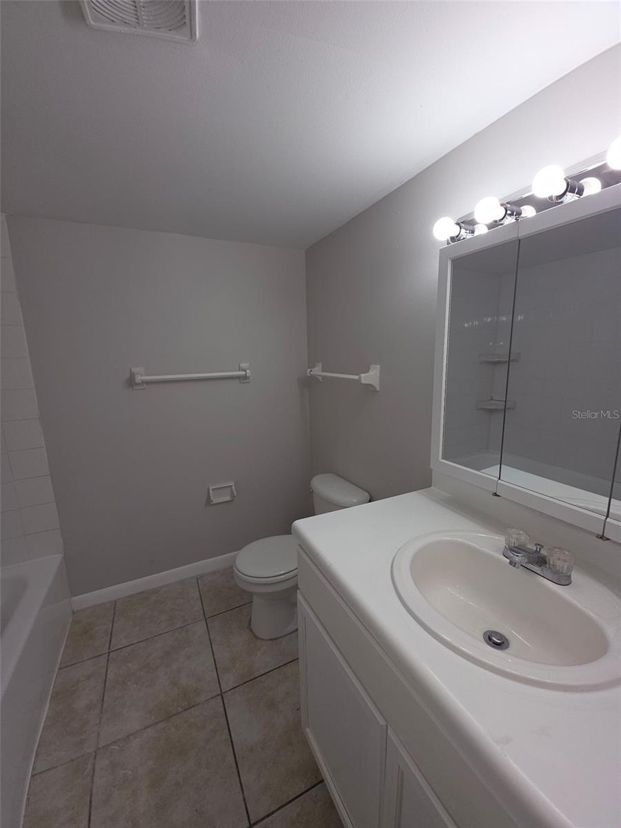 WEATHERLY YACHT CLUB CONDO AT LAKE - Residential