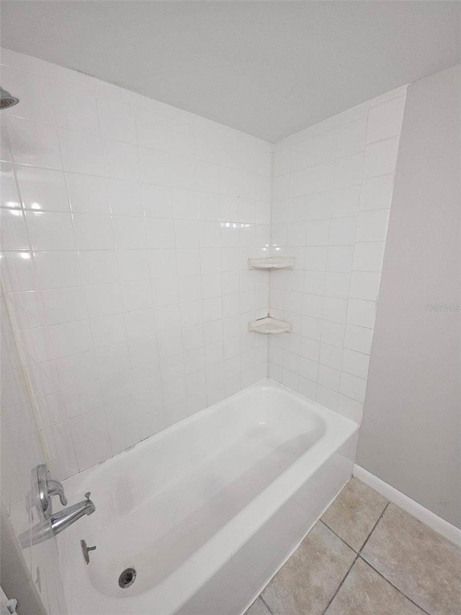 WEATHERLY YACHT CLUB CONDO AT LAKE - Residential