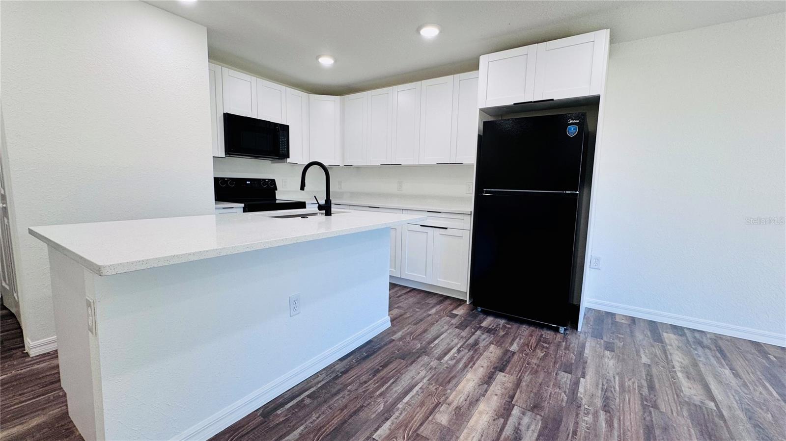 HARBOUR HEIGHTS - Residential Income