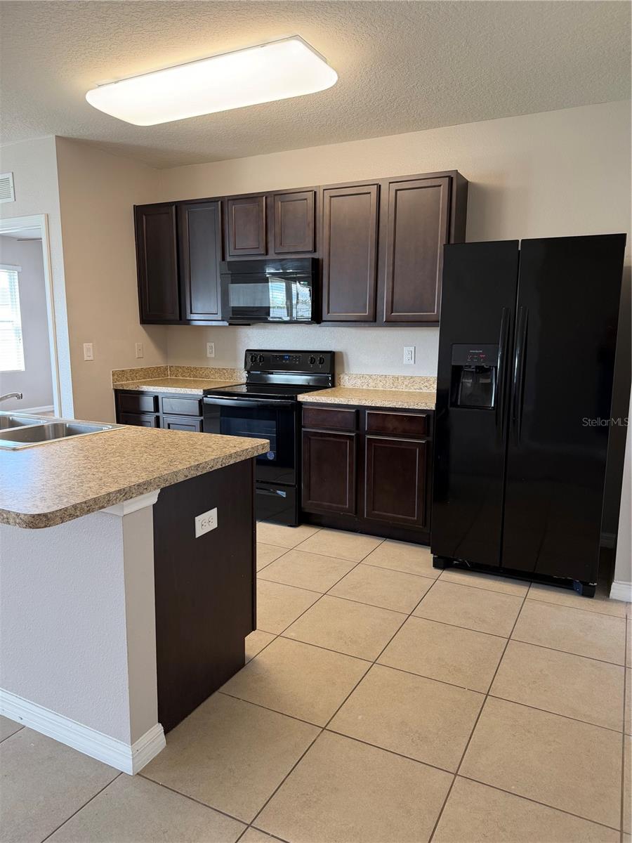 LAKESIDE LANDINGS PH 01 - Residential Lease