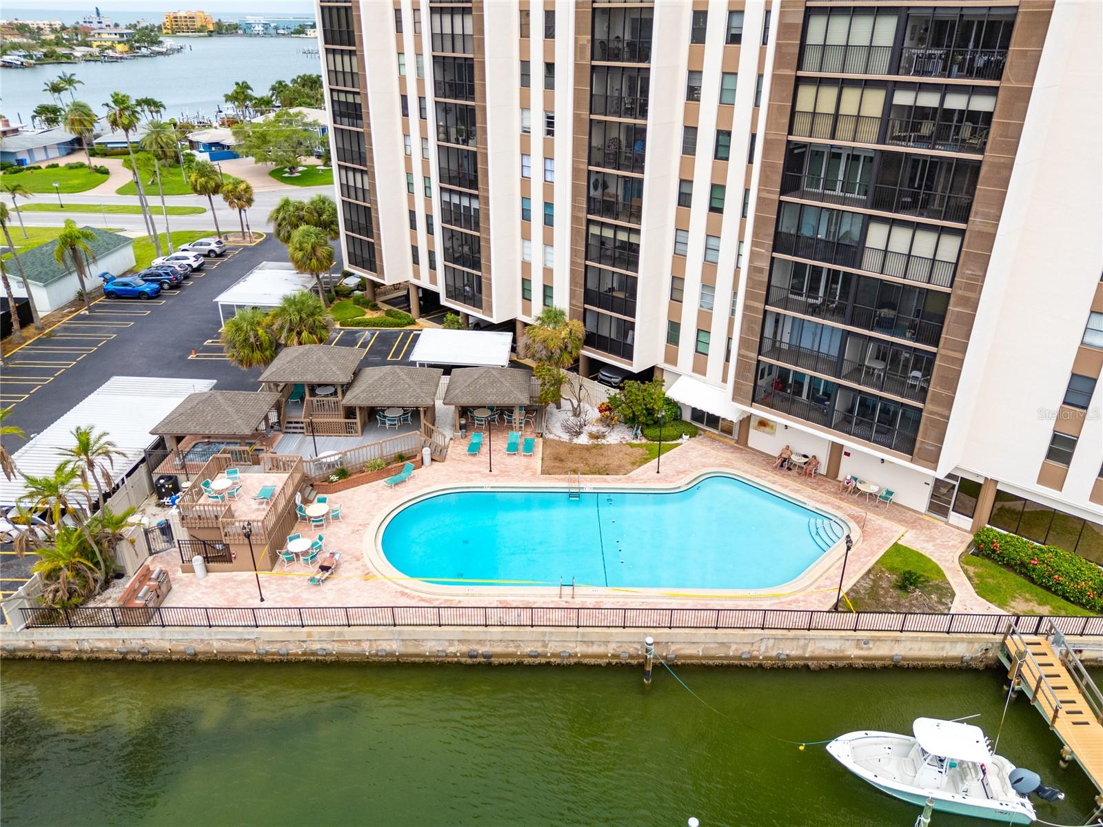 PARADISE ISLAND TOWERS CONDO - Residential