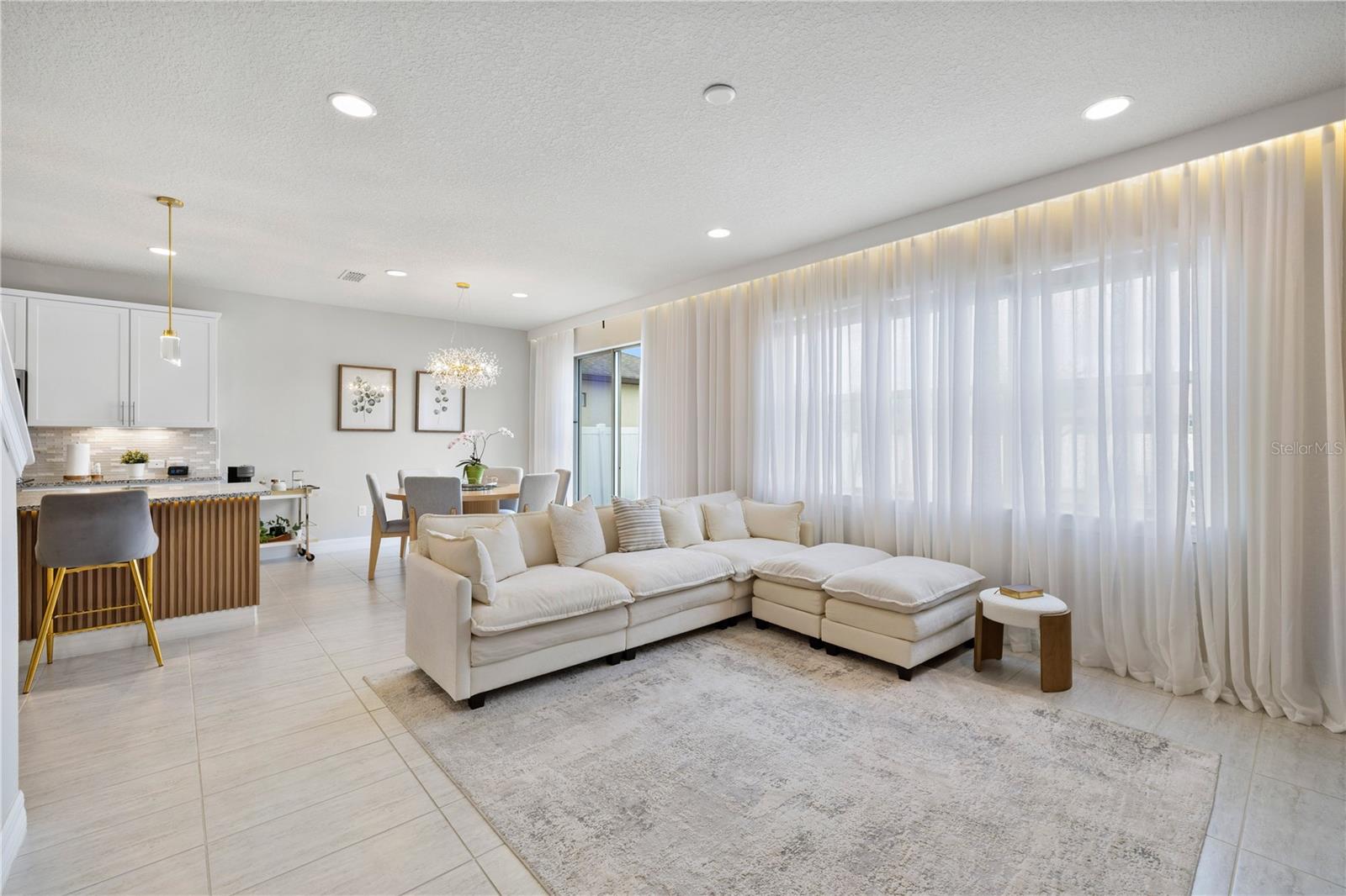 CROWN POINTE COVE - Residential