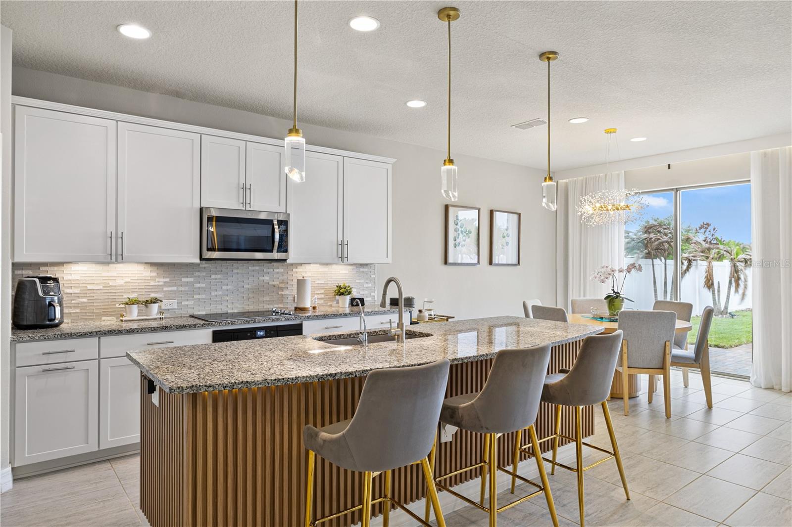 CROWN POINTE COVE - Residential