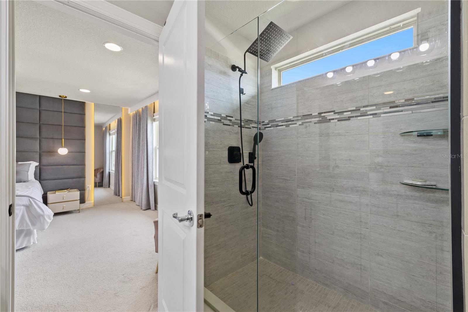 CROWN POINTE COVE - Residential