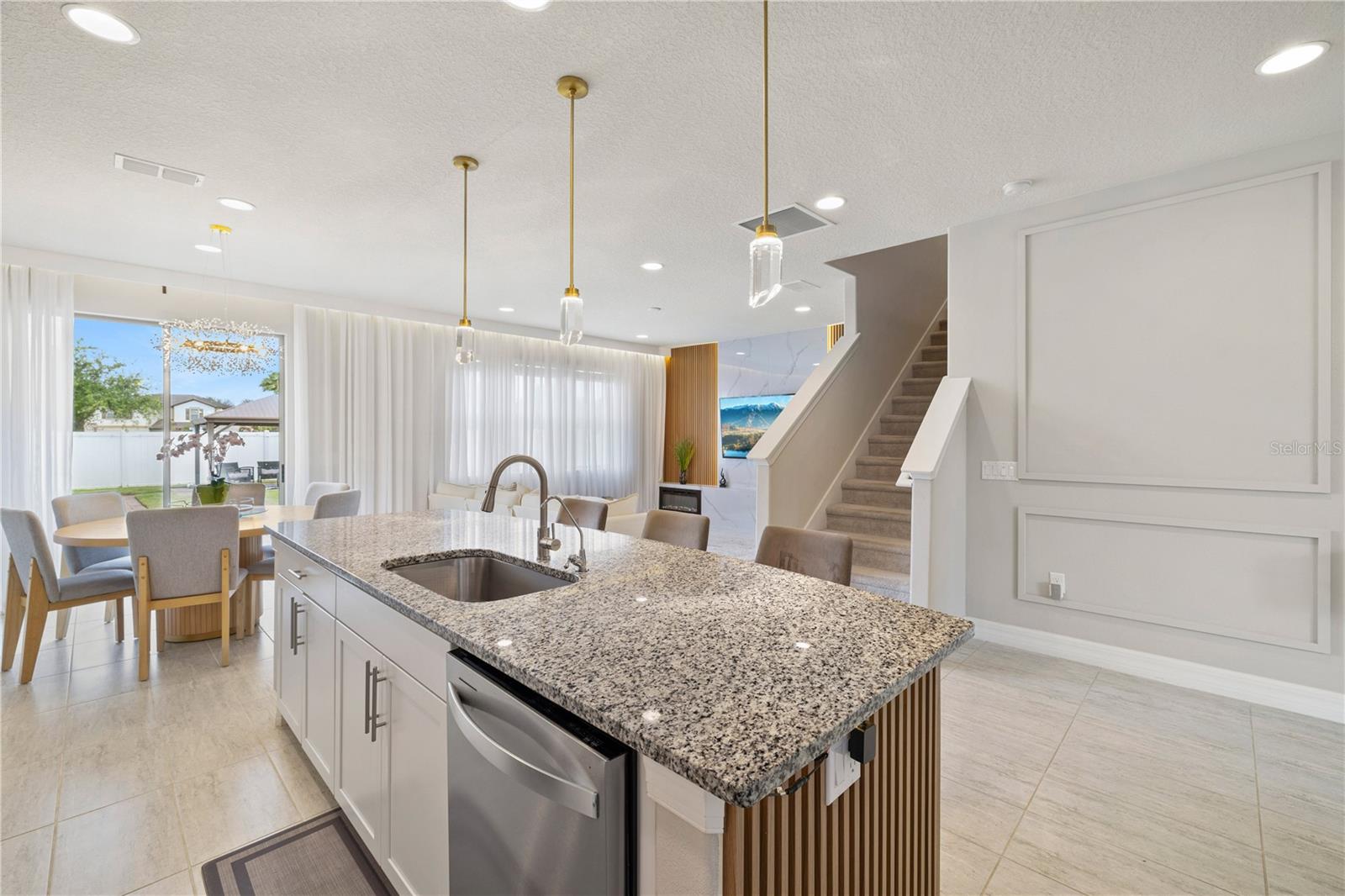 CROWN POINTE COVE - Residential