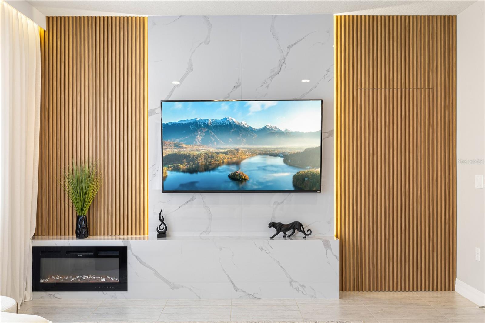 CROWN POINTE COVE - Residential