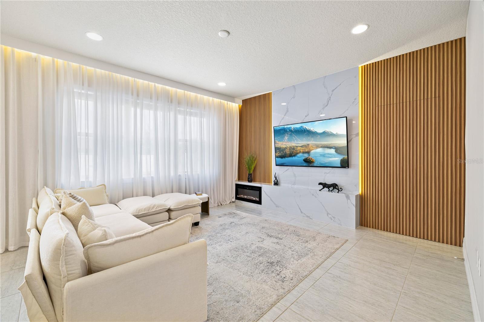 CROWN POINTE COVE - Residential