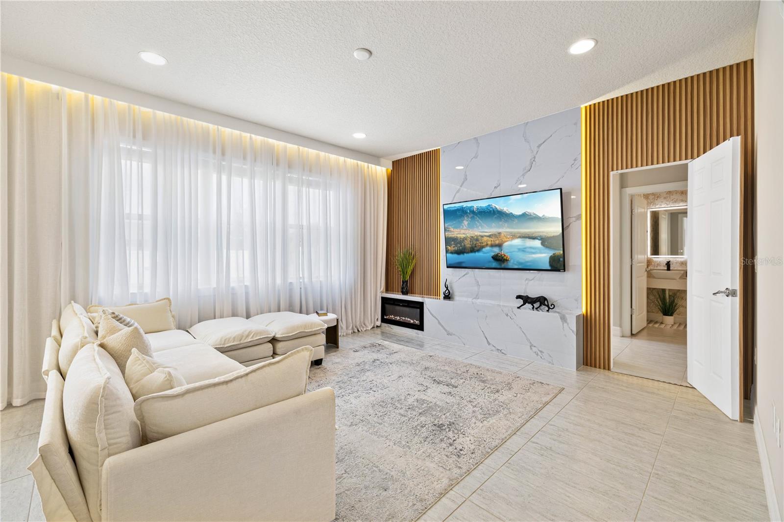 CROWN POINTE COVE - Residential